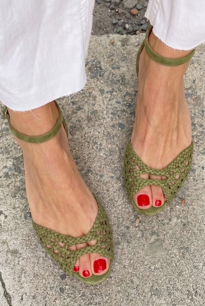 SANDALIAS DORADAS TRENZADAS