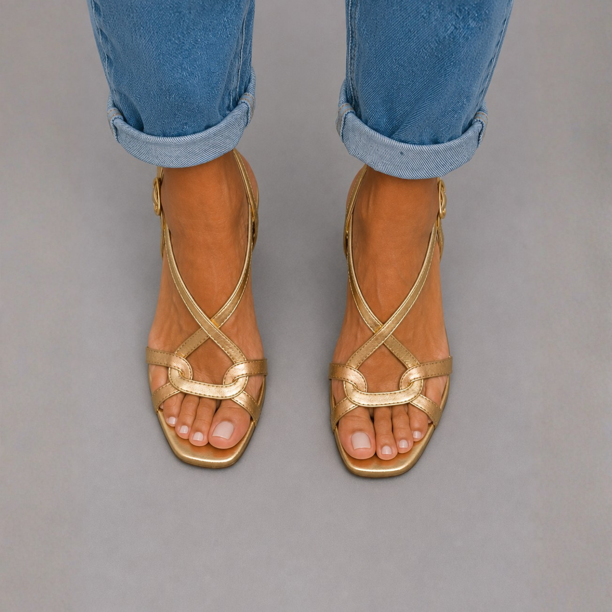 SANDALIAS DORADAS ENCANTO VERANIEGO
