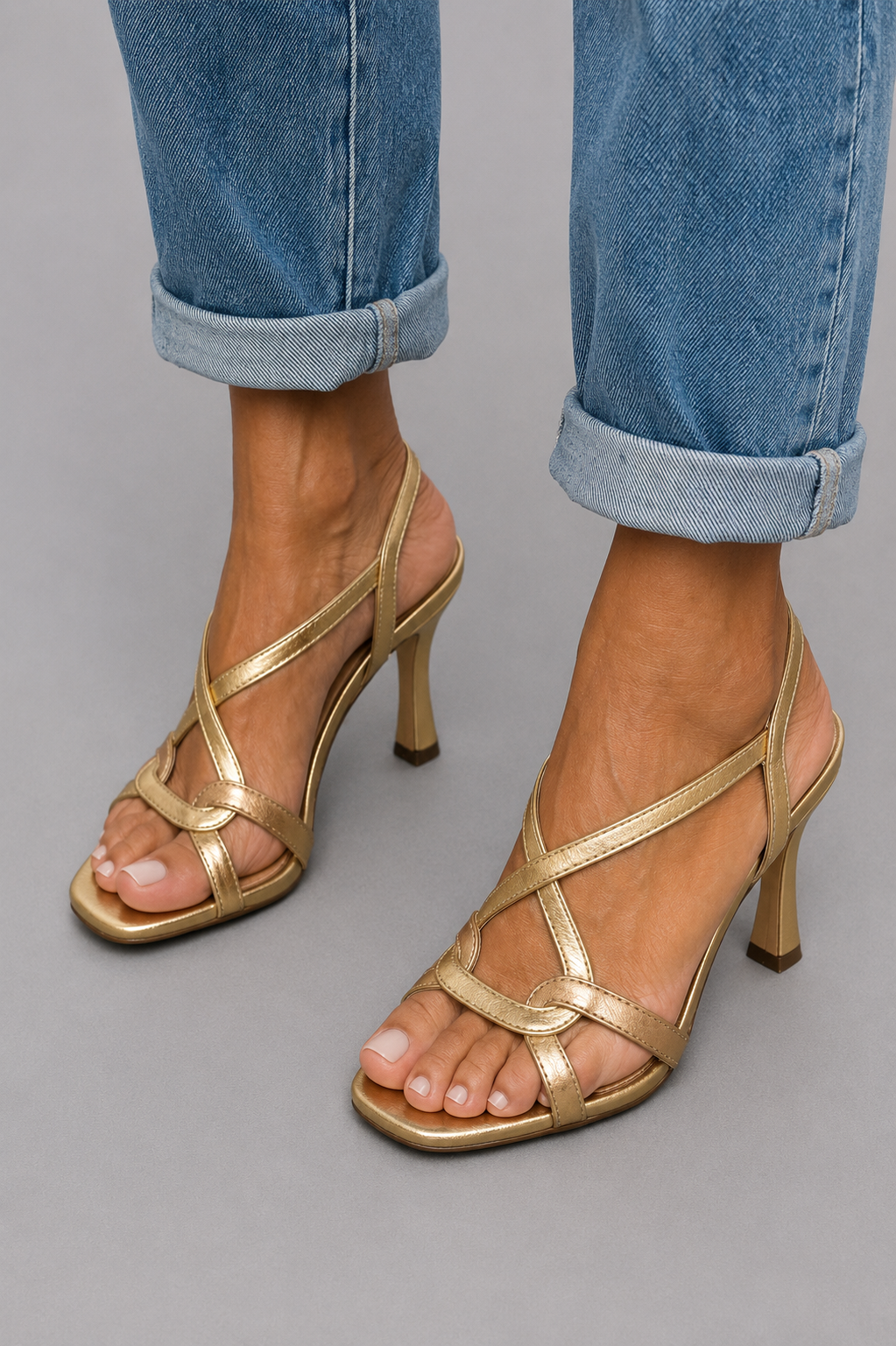 SANDALIAS DORADAS ENCANTO VERANIEGO