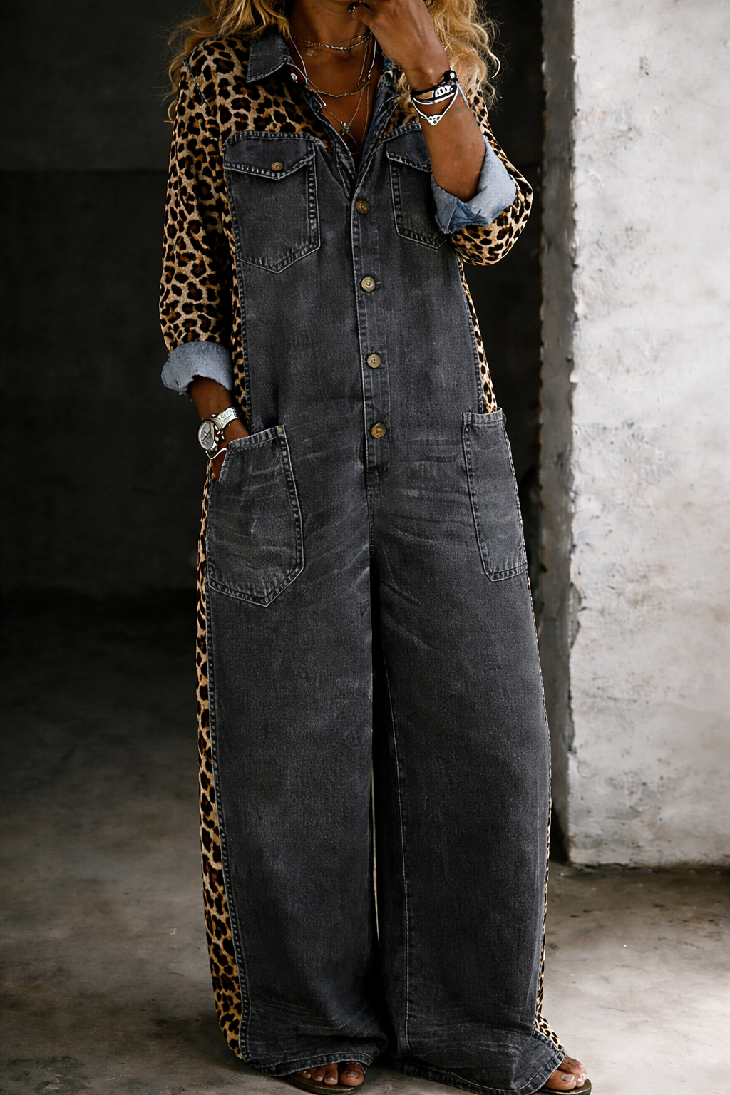 MONO VAQUERO CON ESTAMPADO DE LEOPARDO