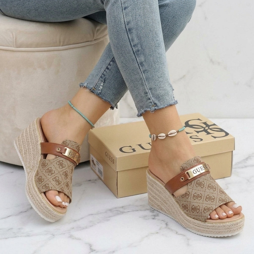 SANDALIAS DE CUÑA GUESS